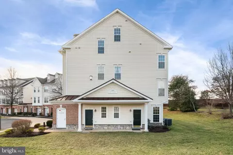 6855 Hampton Bay Ln, Gainesville, VA 20155 photo 3