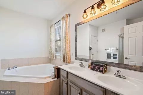 6855 Hampton Bay Ln, Gainesville, VA 20155 photo 19