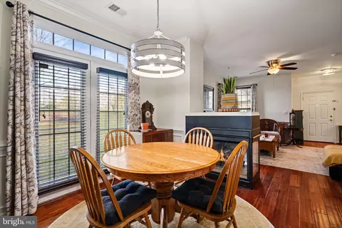 6855 Hampton Bay Ln, Gainesville, VA 20155 photo 8
