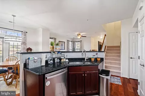 6855 Hampton Bay Ln, Gainesville, VA 20155 photo 14