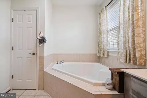 6855 Hampton Bay Ln, Gainesville, VA 20155 photo 21
