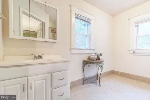 19314 Weaver Rd, Triangle, VA 22172 photo 15