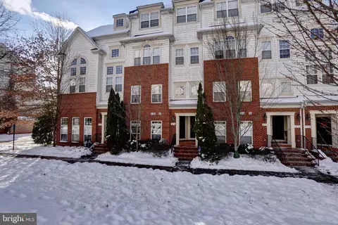 7078 Little Thames Dr, Gainesville, VA 20155