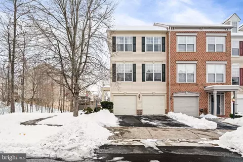 11927 Benton Lake Rd, Bristow, VA 20136