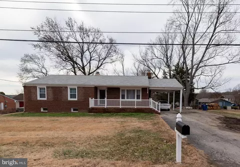 1405 Woodside Dr, Woodbridge, VA 22191