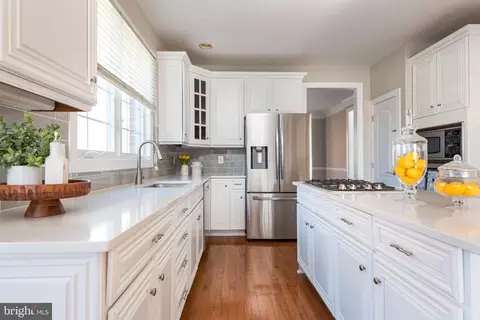 15705 Rothschild Ct, Haymarket, VA 20169