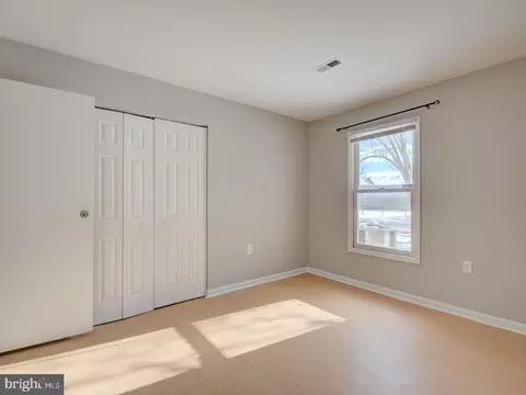 Bedroom - 7560 Emerald Dr, Manassas, VA 20109 photo 2 of 7