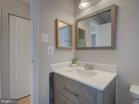 Bath - 7560 Emerald Dr, Manassas, VA 20109 photo 5 of 5