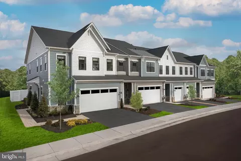 9326 Crestview Ridge Dr, Bristow, VA 20136