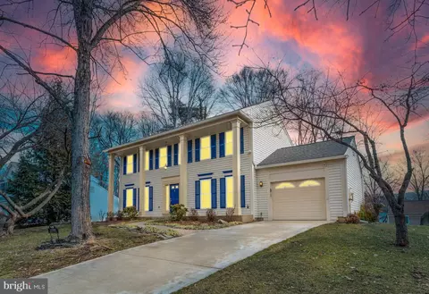 11989 Hedges Run Dr, Woodbridge, VA 22192