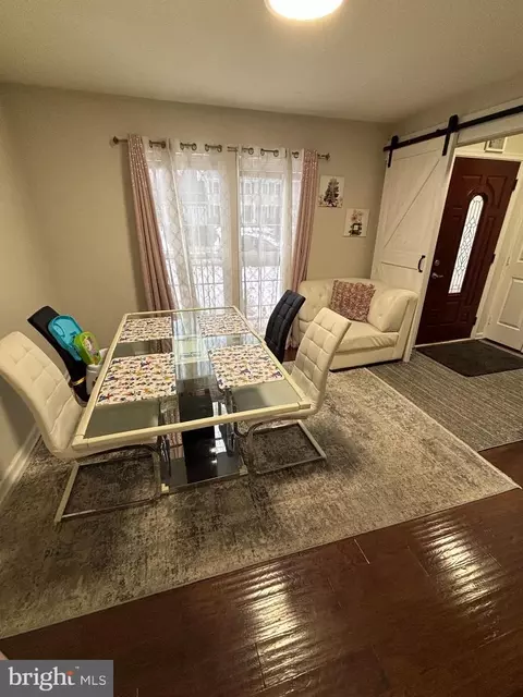 9519 Clematis St, Manassas, VA 20110 photo 2
