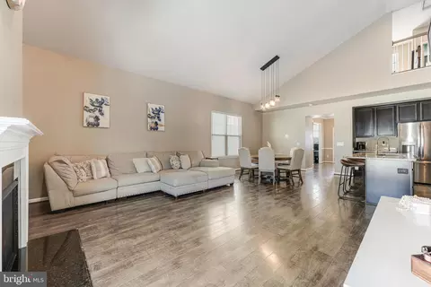 Entry Way - 10577 Blazing Star Loop, Bristow, VA 20136 photo 6 of 15
