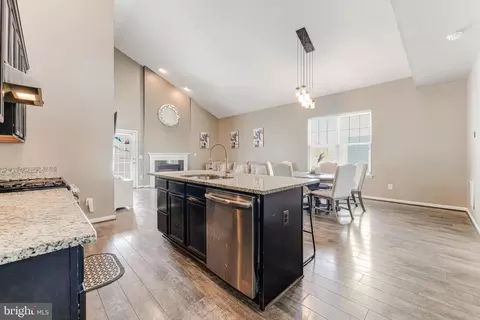 Entry Way - 10577 Blazing Star Loop, Bristow, VA 20136 photo 5 of 15