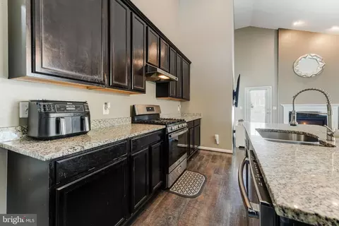 Entry Way - 10577 Blazing Star Loop, Bristow, VA 20136 photo 8 of 15