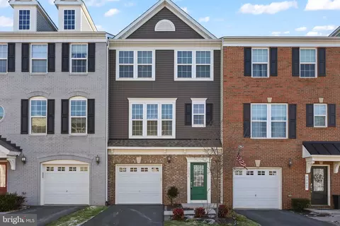 9904 Whitemoss Dr, Manassas, VA 20109