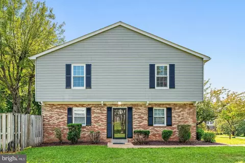 15001 Cherrydale Dr, Woodbridge, VA 22193