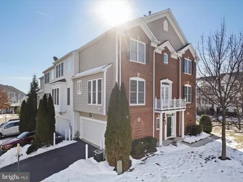 14809 Potomac Branch Dr, Woodbridge, VA 22191