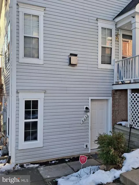 8033 Lantern Ct, Manassas, VA 20109