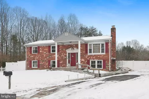 13406 Nickleson Dr, Woodbridge, VA 22193