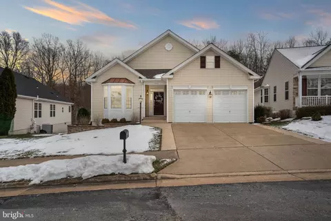 17243 Four Seasons Dr, Dumfries, VA 22025
