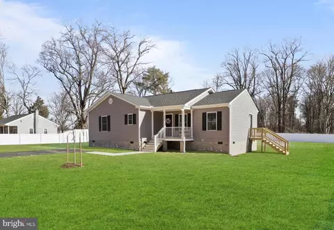 14405 Pine Ln, Woodbridge, VA 22191