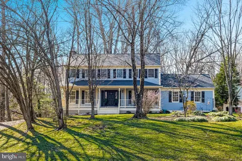 12863 Valleywood Dr, Woodbridge, VA 22192