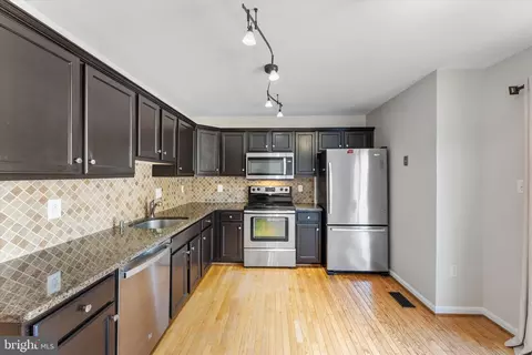8454 Tackhouse Loop, Gainesville, VA 20155 photo 10