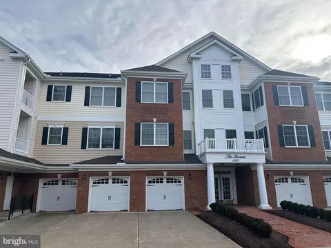 15231 Royal Crest Dr #302, Haymarket, VA 20169