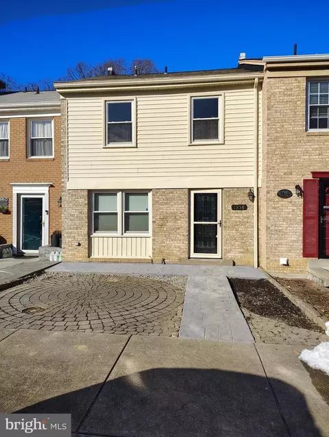 1958 Mayflower Dr, Woodbridge, VA 22192