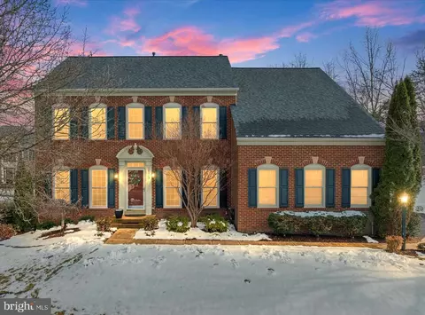 12613 Garry Glen Dr, Bristow, VA 20136
