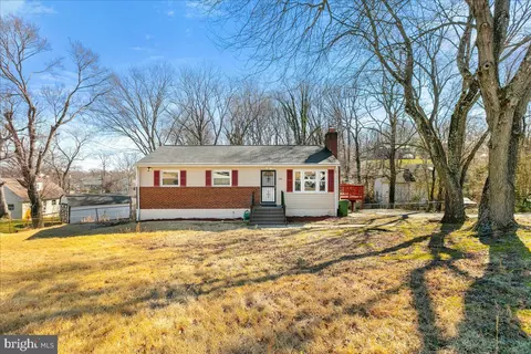 13411 Wildwood Ct, Woodbridge, VA 22191