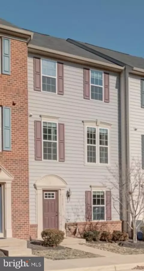 7038 Kona Dr, Gainesville, VA 20155