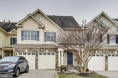 16844 Panorama Dr, Woodbridge, VA 22191