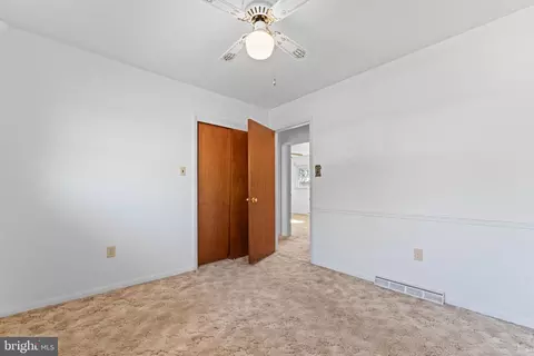 7718 Huron Dr, Gainesville, VA 20155 photo 17