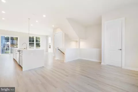 1744 Autumn Maple Leaf Dr, Dumfries, VA 22026 photo 6