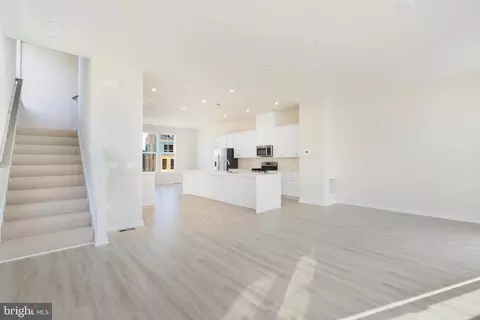 1744 Autumn Maple Leaf Dr, Dumfries, VA 22026 photo 14