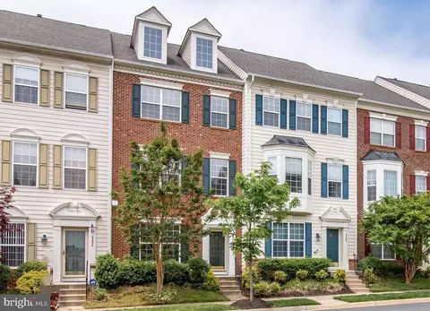 4858 Cavallo Way, Woodbridge, VA 22192