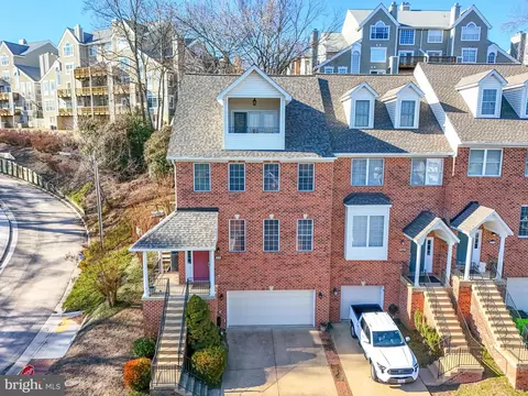 390 Myrtle Pl, Occoquan, VA 22125