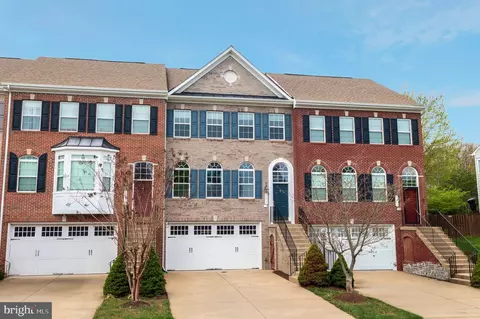5893 Riverside Dr, Woodbridge, VA 22193