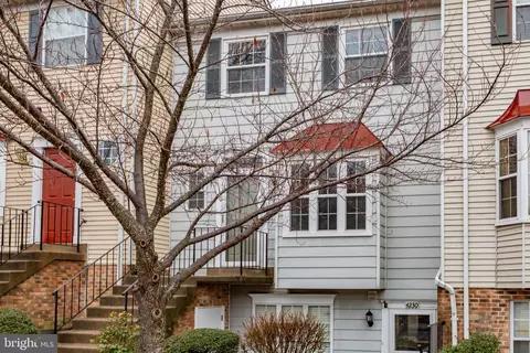 4232 Stockbridge Dr, Dumfries, VA 22025
