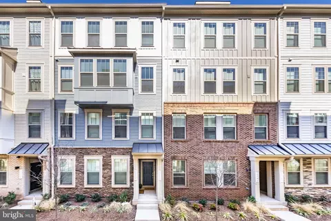 611 Percy Pl # B, Manassas Park, VA 20111