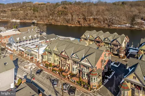 View/Area - 227 Mill St, Occoquan, VA 22125 photo 4 of 12