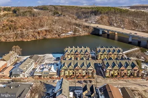 View/Area - 227 Mill St, Occoquan, VA 22125 photo 3 of 12