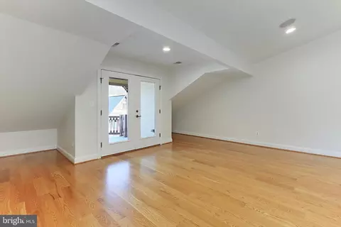 Bedroom - 227 Mill St, Occoquan, VA 22125 photo 2 of 2