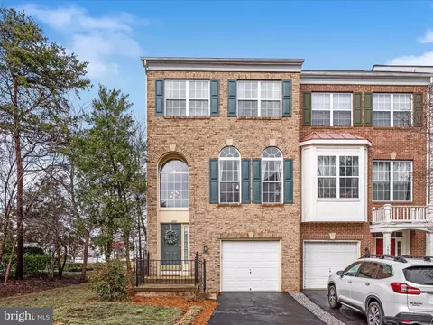 10121 Pale Rose Loop, Bristow, VA 20136 photo 2