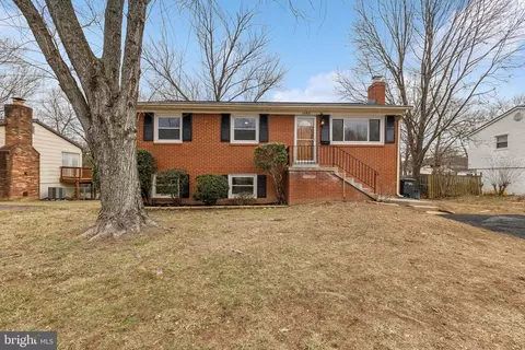 14914 Concord Dr, Woodbridge, VA 22193