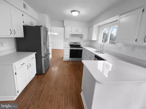 8245 Crackling Fire Dr, Gainesville, VA 20155 photo 12