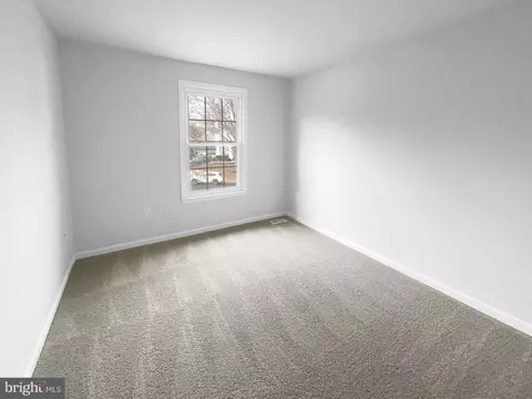 8245 Crackling Fire Dr, Gainesville, VA 20155 photo 30