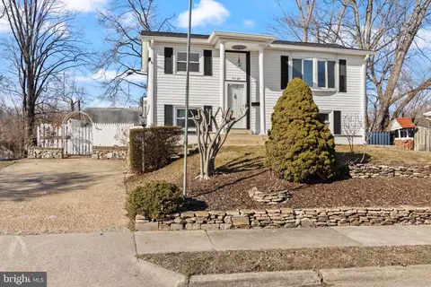4528 Kendall Dr, Woodbridge, VA 22193