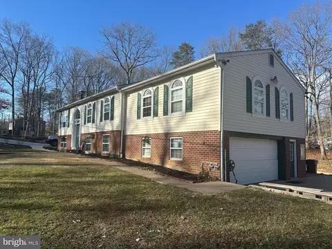 7804 Tayloe Dr, Manassas, VA 20112